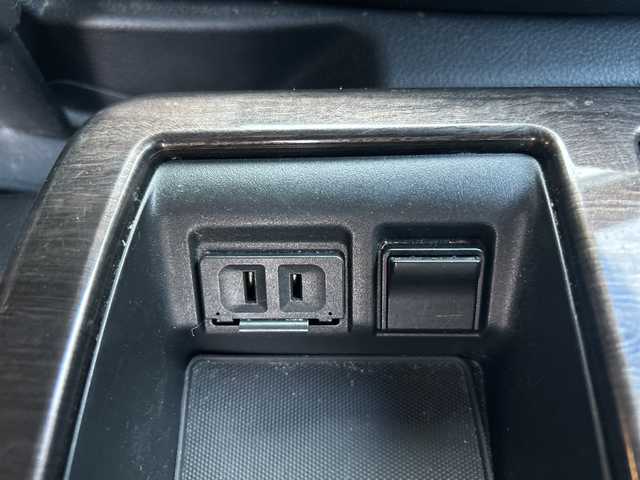 日産 エルグランド 250HWS アーバンクロム 長野県 2013(平25)年 12.9万km ブリリアントホワイトパール 【(株)IDOMが運営する【じしゃロン長野店】の自社ローン対象車両になります。こちらは現金ご利用時の価格です。自社ローンご希望の方は別途その旨お申付け下さい。】					/全方位モニター　/メーカーオプションナビ（ＤＶＤ，ＣＤ、フルセグＴＶ）/ビルトインＥＴＣ　/両側パワースライドドア　/プッシュスタート/ハーフレザーシー/ドラレコ前方のみ/フォグランプ　/フリップダウンモニター