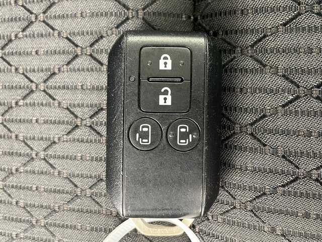 スズキ スペーシア カスタム HYBRID XS 千葉県 2018(平30)年 5.5万km ブルーイッシュブラックパール3 禁煙車/社外ナビ　MDV-D305W（ワンセグTV/BT/CD/SD）/バックカメラ/両側パワースライドドア　/前方ドライブレコーダー /ETC/ステアリングリモコン/デュアルセンサーブレーキサポート/車線逸脱警告/ハーフレザーシート/運転席シートヒーター/LEDヘッドライト/LEDフォグランプ/プッシュスタート/スマートキー/後席サーキュレーター/後席サンシェード/純正アルミホイール15インチ/純正フロアマット/純正ドアバイザー