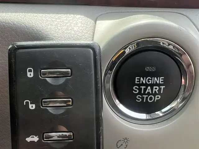 スバル フォレスター 2．0XS プラチナセレクション 秋田県 2008(平20)年 15.6万km オブシディアンブラックパール 純正ナビ/４WD/スマートキー/フルセグ/MTモード付AT/社外アルミ/社外フロアマット/前席シートヒーター/前席パワーシート/ETC/アイドリングストップ/ステアリングスイッチ/プッシュスタート/社外エンジンスターター/サンルーフ/オートエアコン/純正ドアバイザー/パワーステアリング/パワーウィンドウ/ルーフキャリア/レベライザー/電動格納ミラー/保証書/取扱説明書/記録簿