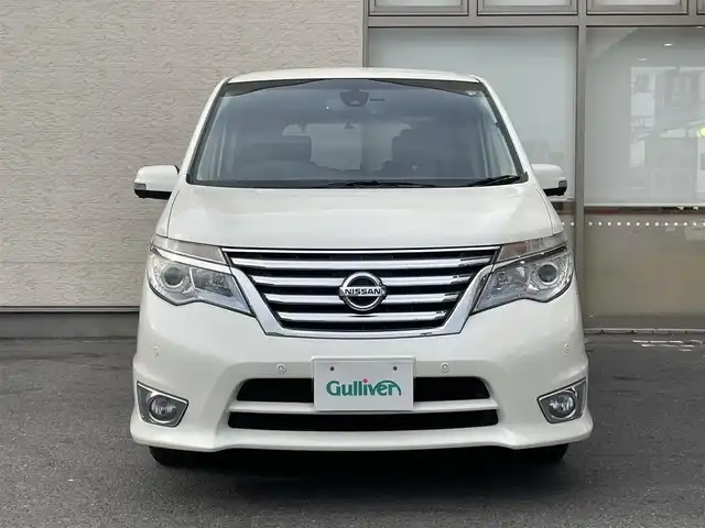 日産 セレナ HWS S HV Vセレ +SeftyⅡ 大阪府 2015(平27)年 11.9万km ブリリアントホワイトパール 純正SDナビ/（フルセグ/BT/CD/DVD）/フリップダウンモニター/バックカメラ/全方位カメラ/両側パワースライドドア/クルーズコントロール/レーンキープアシスト/エマージェンシーブレーキ/アイドリングストップ/横滑り防止システム/前後コーナーセンサー/前後ドライブレコーダー/純正16インチAW/ETC/プッシュスタート/保証書/取扱説明書/スペアキー　有