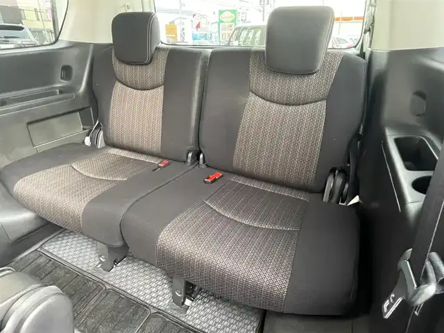日産 セレナ HWS S HV Vセレ +SeftyⅡ 大阪府 2015(平27)年 11.9万km ブリリアントホワイトパール 純正SDナビ/（フルセグ/BT/CD/DVD）/フリップダウンモニター/バックカメラ/全方位カメラ/両側パワースライドドア/クルーズコントロール/レーンキープアシスト/エマージェンシーブレーキ/アイドリングストップ/横滑り防止システム/前後コーナーセンサー/前後ドライブレコーダー/純正16インチAW/ETC/プッシュスタート/保証書/取扱説明書/スペアキー　有