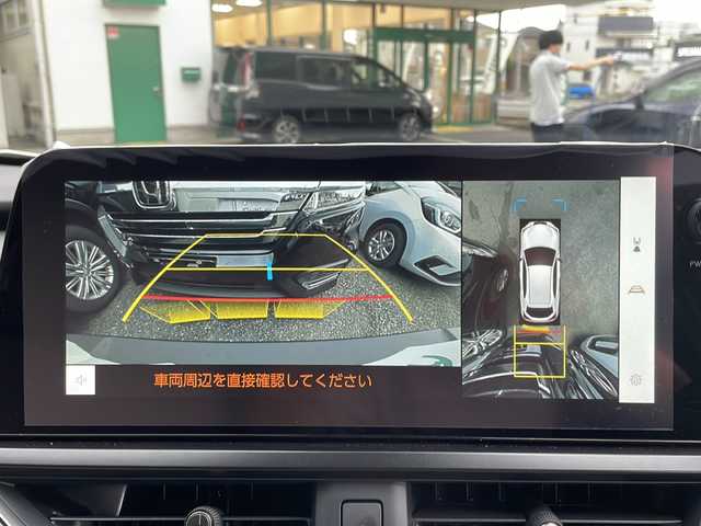 レクサス ＵＸ 300h バージョンC 大阪府 2025(令7)年 0.1万km ソニッククォーツ 純正メモリナビ/・DVD/CD/FM/AM/Bluetooth/Miracast/・フルセグテレビ/ビルトインETC2.0/ドライブレコーダー/全周囲カメラ/衝突軽減ブレーキ/レーンキープアシスト/レーダークルーズコントロール/盗難防止装置/革巻きステアリング/ステアリングリモコン/パドルシフト/ハンドルヒーター/メモリシート（D席+N席）/パワーシート（D席+N席）/シートヒーター（D席+N席）/エアシート（D席+N席）/レザーシート/前後コーナーセンサー/LEDヘッドライト/フォグランプ/オートライト/オートエアコン/スマートキー×2/カードキー×1/プッシュスタート/12V電源/USBジャック×3/純正17インチアルミホイール/純正フロアマット/取扱説明書/ナビ取扱説明書/保証書