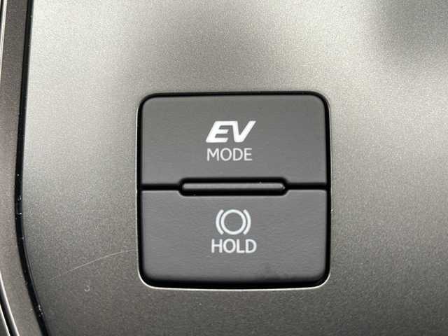 レクサス ＵＸ 300h バージョンC 大阪府 2025(令7)年 0.1万km ソニッククォーツ 純正メモリナビ/・DVD/CD/FM/AM/Bluetooth/Miracast/・フルセグテレビ/ビルトインETC2.0/ドライブレコーダー/全周囲カメラ/衝突軽減ブレーキ/レーンキープアシスト/レーダークルーズコントロール/盗難防止装置/革巻きステアリング/ステアリングリモコン/パドルシフト/ハンドルヒーター/メモリシート（D席+N席）/パワーシート（D席+N席）/シートヒーター（D席+N席）/エアシート（D席+N席）/レザーシート/前後コーナーセンサー/LEDヘッドライト/フォグランプ/オートライト/オートエアコン/スマートキー×2/カードキー×1/プッシュスタート/12V電源/USBジャック×3/純正17インチアルミホイール/純正フロアマット/取扱説明書/ナビ取扱説明書/保証書