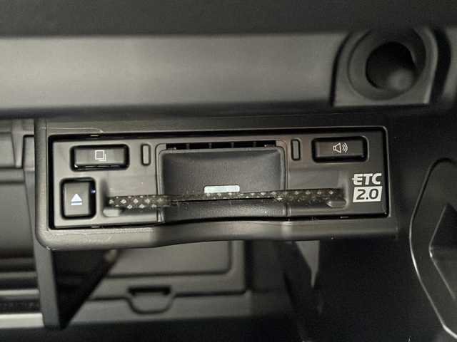 レクサス ＵＸ 300h バージョンC 大阪府 2025(令7)年 0.1万km ソニッククォーツ 純正メモリナビ/・DVD/CD/FM/AM/Bluetooth/Miracast/・フルセグテレビ/ビルトインETC2.0/ドライブレコーダー/全周囲カメラ/衝突軽減ブレーキ/レーンキープアシスト/レーダークルーズコントロール/盗難防止装置/革巻きステアリング/ステアリングリモコン/パドルシフト/ハンドルヒーター/メモリシート（D席+N席）/パワーシート（D席+N席）/シートヒーター（D席+N席）/エアシート（D席+N席）/レザーシート/前後コーナーセンサー/LEDヘッドライト/フォグランプ/オートライト/オートエアコン/スマートキー×2/カードキー×1/プッシュスタート/12V電源/USBジャック×3/純正17インチアルミホイール/純正フロアマット/取扱説明書/ナビ取扱説明書/保証書