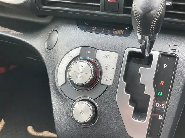 トヨタ シエンタ G 鳥取県 2021(令3)年 4.5万km ブラックマイカ ４WD/純正ナビ/TV/CD/BT/バックカメラ・ETC/トヨタセーフティセンス/両側パワースライドドア/前席シートヒーター/ステアリングヒーター/前後クリアランスソナー/LEDヘットライト/オートハイビーム/フォグライト/プッシュエンジンスタート/スマートキー×２/フロアマット