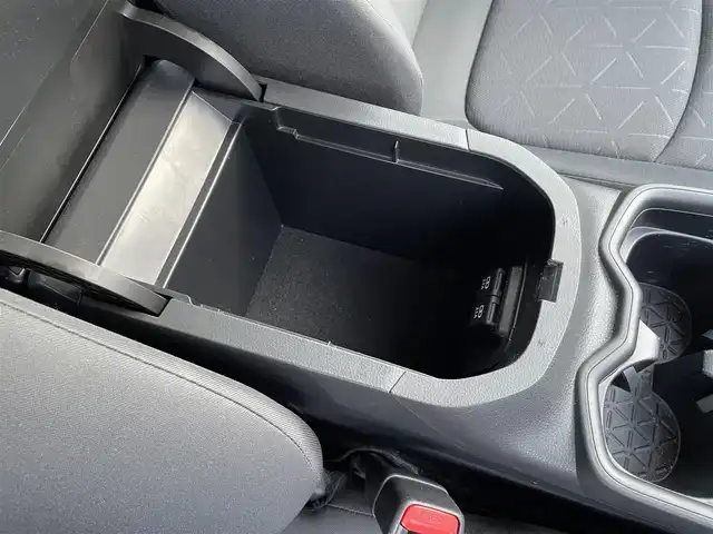 トヨタ ＲＡＶ４ ハイブリットX 道南・函館 2019(令1)年 3.7万km アティチュードブラックマイカ /純正SDナビ//フルセグTV//バックカメラ//ETC//プリクラッシュセーフティ//レーダークルーズコントロール//レーンディパーチャーアラート//オートマチックハイビーム//クリアランスソナー//LEDヘッドライト//オートライト//スマートキー//エンジンプッシュスタート