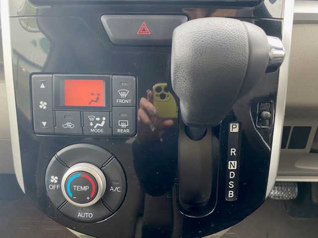 ダイハツ タント X SA Ⅲ 兵庫県 2017(平29)年 2.4万km パールホワイトⅢ スマートアシスト３/純正CDオーディオ/（AM/FM/CD）/オートライト/オートハイビーム/運転席シートヒーター/ドアバイザー/プッシュスタート/片側パワースライドドア/ETC/アイドリングストップ/純正ゴムマット/コーナーセンサー/電動格納ミラー