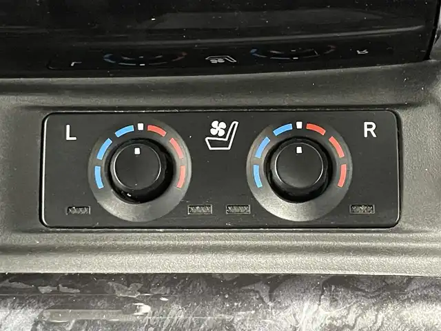 トヨタ アルファード S Cパッケージ 大阪府 2019(平31)年 5万km ホワイトパールクリスタルシャイン サンルーフ　黒革シート　純正ナビ　バックカメラ　Bluetooth　フルセグTV　DVD再生　トヨタセーフティーセンス　レーダークルーズ　両側パワースライドドア　シートヒーター　エアーシート　ビルトインETC　ドライブレコーダー　オートライト　LEDヘッドライト