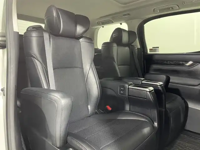 トヨタ アルファード S Cパッケージ 大阪府 2019(平31)年 5万km ホワイトパールクリスタルシャイン サンルーフ　黒革シート　純正ナビ　バックカメラ　Bluetooth　フルセグTV　DVD再生　トヨタセーフティーセンス　レーダークルーズ　両側パワースライドドア　シートヒーター　エアーシート　ビルトインETC　ドライブレコーダー　オートライト　LEDヘッドライト