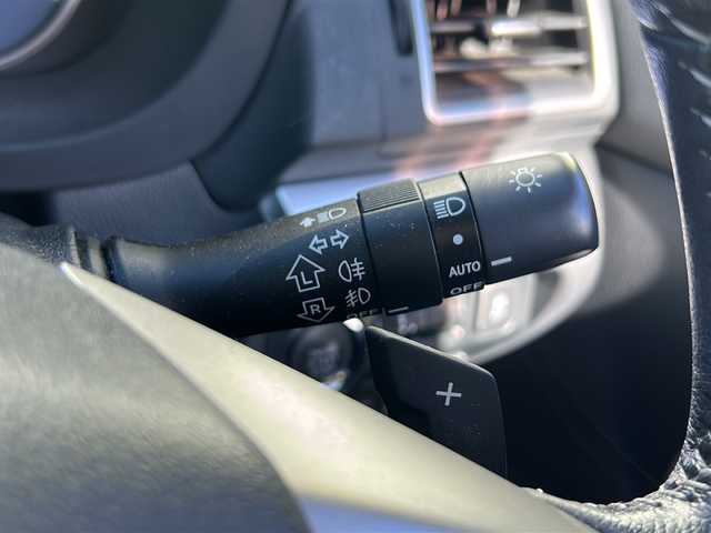 スバル インプレッサ ＸＶ 2．0i－L アイサイト 東京都 2015(平27)年 7.3万km クリスタルホワイトP (株)IDOMが運営する【じしゃロン国分寺店】の自社ローン対象車両になります。こちらは現金ご利用時の価格です。自社ローンご希望の方は別途その旨お申付け下さい。/***車検証来たら諸現データ見直し＊＊＊/アイサイト/４ＷＤ/純正メモリナビ（CN-LR700D）Bluetooth/フルセグテレビ/バックカメラ/プッシュスタート/スマートキー/パドルシフト/LED/フォグ/ETC