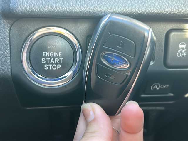 スバル インプレッサ ＸＶ 2．0i－L アイサイト 東京都 2015(平27)年 7.3万km クリスタルホワイトP (株)IDOMが運営する【じしゃロン国分寺店】の自社ローン対象車両になります。こちらは現金ご利用時の価格です。自社ローンご希望の方は別途その旨お申付け下さい。/***車検証来たら諸現データ見直し＊＊＊/アイサイト/４ＷＤ/純正メモリナビ（CN-LR700D）Bluetooth/フルセグテレビ/バックカメラ/プッシュスタート/スマートキー/パドルシフト/LED/フォグ/ETC