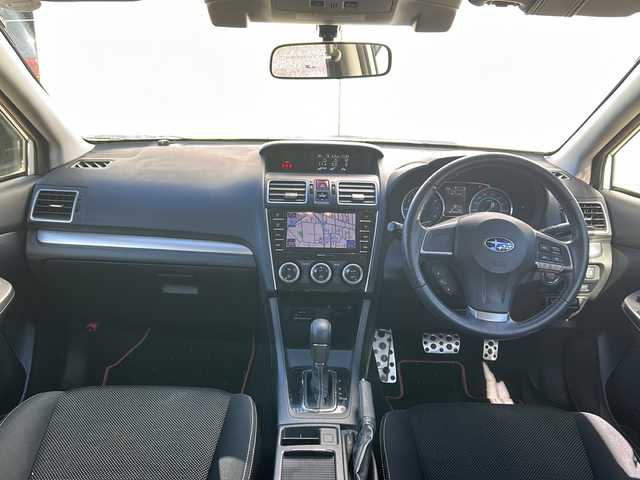 スバル インプレッサ ＸＶ 2．0i－L アイサイト 東京都 2015(平27)年 7.3万km クリスタルホワイトP (株)IDOMが運営する【じしゃロン国分寺店】の自社ローン対象車両になります。こちらは現金ご利用時の価格です。自社ローンご希望の方は別途その旨お申付け下さい。/***車検証来たら諸現データ見直し＊＊＊/アイサイト/４ＷＤ/純正メモリナビ（CN-LR700D）Bluetooth/フルセグテレビ/バックカメラ/プッシュスタート/スマートキー/パドルシフト/LED/フォグ/ETC