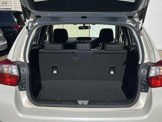 スバル インプレッサ ＸＶ 2．0i－L アイサイト 東京都 2015(平27)年 7.3万km クリスタルホワイトP (株)IDOMが運営する【じしゃロン国分寺店】の自社ローン対象車両になります。こちらは現金ご利用時の価格です。自社ローンご希望の方は別途その旨お申付け下さい。/***車検証来たら諸現データ見直し＊＊＊/アイサイト/４ＷＤ/純正メモリナビ（CN-LR700D）Bluetooth/フルセグテレビ/バックカメラ/プッシュスタート/スマートキー/パドルシフト/LED/フォグ/ETC