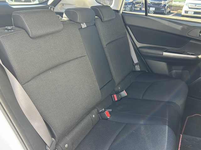 スバル インプレッサ ＸＶ 2．0i－L アイサイト 東京都 2015(平27)年 7.3万km クリスタルホワイトP (株)IDOMが運営する【じしゃロン国分寺店】の自社ローン対象車両になります。こちらは現金ご利用時の価格です。自社ローンご希望の方は別途その旨お申付け下さい。/***車検証来たら諸現データ見直し＊＊＊/アイサイト/４ＷＤ/純正メモリナビ（CN-LR700D）Bluetooth/フルセグテレビ/バックカメラ/プッシュスタート/スマートキー/パドルシフト/LED/フォグ/ETC