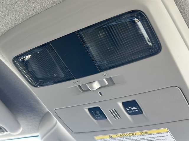 スバル インプレッサ ＸＶ 2．0i－L アイサイト 東京都 2015(平27)年 7.3万km クリスタルホワイトP (株)IDOMが運営する【じしゃロン国分寺店】の自社ローン対象車両になります。こちらは現金ご利用時の価格です。自社ローンご希望の方は別途その旨お申付け下さい。/***車検証来たら諸現データ見直し＊＊＊/アイサイト/４ＷＤ/純正メモリナビ（CN-LR700D）Bluetooth/フルセグテレビ/バックカメラ/プッシュスタート/スマートキー/パドルシフト/LED/フォグ/ETC