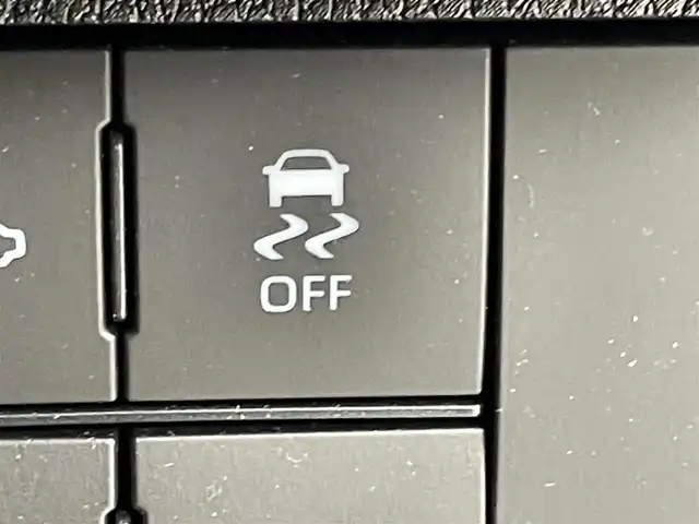 ダイハツ ムーヴ キャンバス セオリー G 福岡県 2023(令5)年 1.1万km シャイニングホワイトパール 社外ナビ／フルセグＴＶ　/バックカメラ　/ホットカップホルダー　/ＥＴＣ　/前後ドラレコ　/コーナーセンサー　/衝突軽減ブレーキ　/横滑り防止装置　/アイドリングストップ　/シートヒーター　/両側電動スライドドア　/ＬＥＤヘッドライト