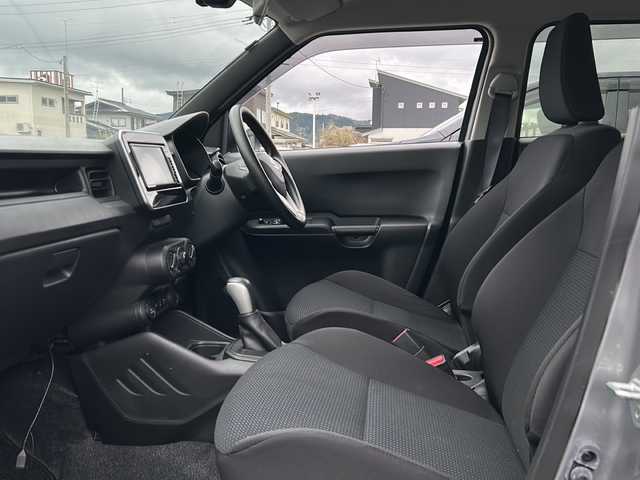スズキ イグニス ハイブリッド MG 秋田県 2017(平29)年 2.6万km プレミアムシルバーメタリック 登録時走行距離25400km/４WD/純正SDナビ/フルセグTV/CD/DVD/Bluetooth/ETC/横滑り防止装置/盗難防止装置/レーンキープアシスト/衝突被害軽減システム/車線逸脱警報/運助シートヒーター/格納サイドミラー/ダウンヒルアシストコントロール/スチールホイールスタッドレスタイヤ積み込み/ハロゲンヘッドライト/リモコンキー/スペアキー