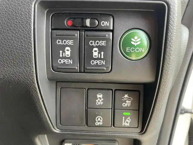 ホンダ オデッセイ アブソルート EX 長崎県 2015(平27)年 9.1万km ホワイトオーキッドパール 純正ナビ/（BT・USB・フルセグ・HDMI・DVD)/後席モニター/ホンダセンシング/レーンキープアシスト/レーダークルーズコントロール/両側パワースライドドア/ハーフレザーシート/運転席パワーシート/バックカメラ/ブラインドスポットモニター/パドルシフト/オートライト/LEDヘッドライト/パドルシフト/ビルトインETC/アイドリングストップ/スペアキー/新車保証書