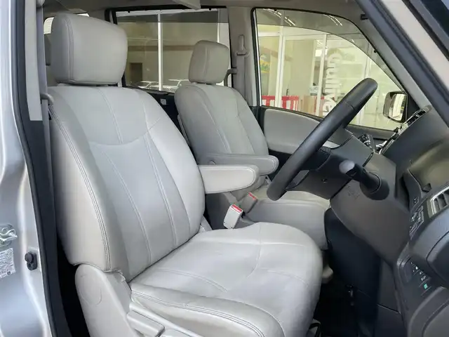 日産 セレナ ハイウェイS G S HV Aセーフ 埼玉県 2015(平27)年 7万km ブリリアントシルバー /パノラミックルーフ//純正メモリナビ//フルセグTV//アラウンドビューモニター//フリップダウンモニター//CD/DVD/Bluetooth//両側パワースライドドア//クルーズコントロール//ビルトインETC//スマートキー×2//衝突軽減ブレーキ//車線逸脱警報//Wエアバッグ&ABS//横滑り防止装置//前後ドライブレコーダー//革巻きステアリング//アイドリングSTOP//オートライト//Fフォグランプ//プライバシーガラス//ドアバイザー//純正16インチAW//新車時保証書//取扱説明書//ナビ取説