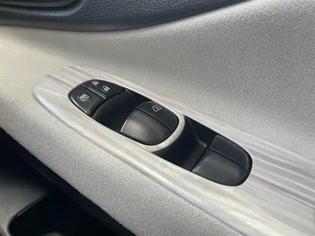 日産 セレナ ハイウェイS G S HV Aセーフ 埼玉県 2015(平27)年 7万km ブリリアントシルバー /パノラミックルーフ//純正メモリナビ//フルセグTV//アラウンドビューモニター//フリップダウンモニター//CD/DVD/Bluetooth//両側パワースライドドア//クルーズコントロール//ビルトインETC//スマートキー×2//衝突軽減ブレーキ//車線逸脱警報//Wエアバッグ&ABS//横滑り防止装置//前後ドライブレコーダー//革巻きステアリング//アイドリングSTOP//オートライト//Fフォグランプ//プライバシーガラス//ドアバイザー//純正16インチAW//新車時保証書//取扱説明書//ナビ取説