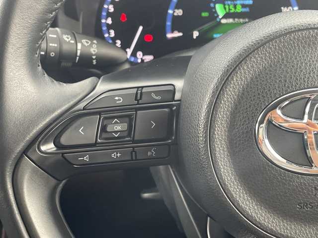 トヨタ ヤリスクロス Z 和歌山県 2022(令4)年 2.5万km ホワイトパールクリスタルシャイン 純正8インチディスプレイオーディオ/AM/FM/Bluetooth/バックカメラ/ETC/ドライブレコーダー/トヨタセーフティセンス/PCS（プリクラッシュセーフティ）/LTA（レーントレーシングアシスト）/レーダークルーズコントロール/ロードサインアシスト/クリアランスソナー/ハーフレザーシート/運転席パワーシート/前席シートヒーター/LEDヘッドライト/オートライト/オートハイビーム/電動パーキングブレーキ/オートブレーキホールド/純正18インチAW/純正フロアマット/ドアバイザー/プッシュスタート/スマートキー