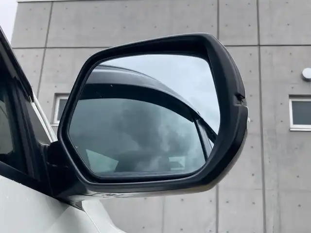 ホンダ ヴェゼル X ホンダセンシング 静岡県 2017(平29)年 5.7万km ホワイトオーキッドパール HondaSENSING/純正8インチナビ(VXM-175VFEi)/　AM FM CD DVD Bluetooth USB SD HDMI/ビルトインETC/バックモニター/LEDオートヘッドランプ/レーダークルーズコントロール/オートブレーキホールド/純正16インチアルミホイール/スマートキー2本/パーキングアシスト/ワンオーナー/フルセグTV