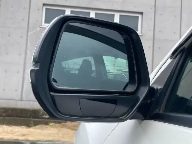ホンダ ヴェゼル X ホンダセンシング 静岡県 2017(平29)年 5.7万km ホワイトオーキッドパール HondaSENSING/純正8インチナビ(VXM-175VFEi)/　AM FM CD DVD Bluetooth USB SD HDMI/ビルトインETC/バックモニター/LEDオートヘッドランプ/レーダークルーズコントロール/オートブレーキホールド/純正16インチアルミホイール/スマートキー2本/パーキングアシスト/ワンオーナー/フルセグTV