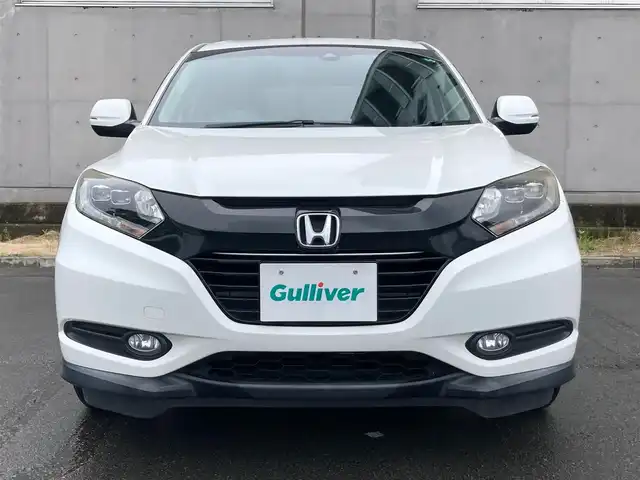 ホンダ ヴェゼル X ホンダセンシング 静岡県 2017(平29)年 5.7万km ホワイトオーキッドパール HondaSENSING/純正8インチナビ(VXM-175VFEi)/　AM FM CD DVD Bluetooth USB SD HDMI/ビルトインETC/バックモニター/LEDオートヘッドランプ/レーダークルーズコントロール/オートブレーキホールド/純正16インチアルミホイール/スマートキー2本/パーキングアシスト/ワンオーナー/フルセグTV