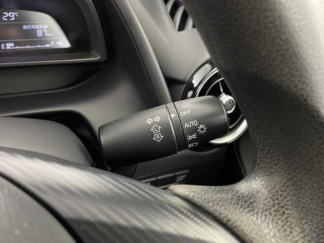 マツダ デミオ 13S 栃木県 2014(平26)年 6.5万km ブルーリフレックスマイカ 純正SDナビ/（BT　DVD　USB　CD　AM　FM)/フルセグTV/衝突軽減ブレーキ/バックカメラ/ステアリングスイッチ/キーレススマートキー/純正16インチアルミホイール/電動格納ミラー/アイドリングストップ/ETC/プッシュスタート/純正フロアマット