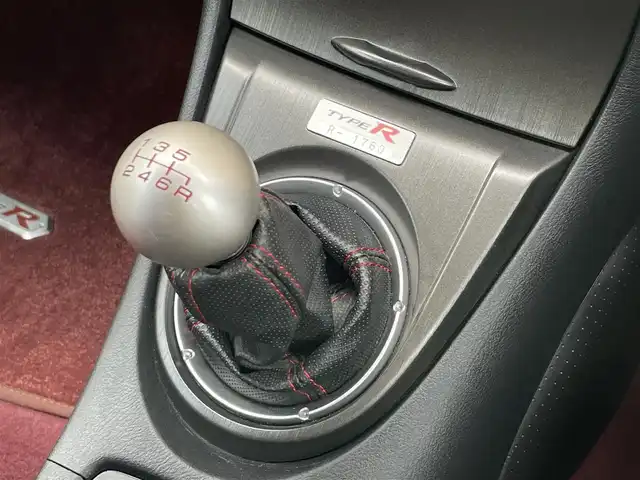 ホンダ シビック タイプR ユーロ 静岡県 2010(平22)年 7.1万km チャンピオンシップホワイト ６速MT /VSA  /バックソナー　/社外ナビ　/純正CDオーディオ　/ETC /ステアリングスイッチ  /革巻きステアリング　/純正１８インチAW /ウィンカーミラー /リモコンキー /保証書　/取説