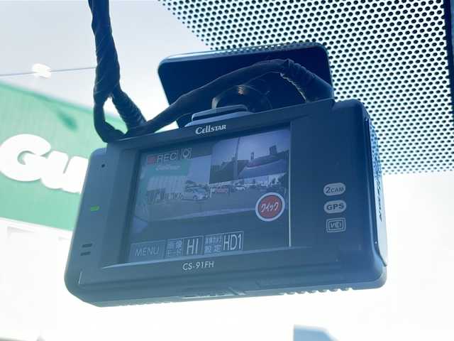 トヨタ プリウス A プレミアム 青森県 2017(平29)年 4.2万km ホワイトパールクリスタルシャイン 4WD/純正9インチナビ・フルセグTV/CD・DVD・Bluetooth・SD/フロント・バックカメラ/黒レザーシート/前席シートヒーター/運転席パワーシート/ヘッドアップディスプレイ/プリクラッシュセーフティ/レーンディパーチャーアラート/レーダークルーズコントロール/オートマチックハイビーム/ブラインドスポットモニター/クリアランスソナー/パーキングアシスト/純正エンジンスターター/前後ドライブレコーダー/AC100V1500W電源/ビルトインETC2.0/LEDヘッドライト/LEDフォグランプ/モデリスタエアロ/スマートキー/プッシュスタート