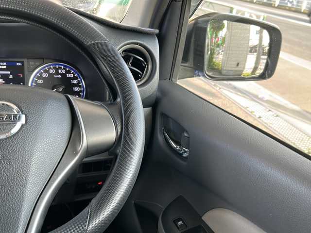 日産 ＮＶ３５０キャラバン GX 東京都 2019(平31)年 5.4万km ブリリアントシルバー キャンピング使用/【２段ベットキット・リアエンターテイメント・リアバッテリー・収納用棚２セット】/社外メモリナビ/【フルセグ・DVD再生可・CD・Bluetooth】/バックカメラ/アラウンドビューモニター/リアエアコン/片側パワースライドドア/ミラー型前後ドライブレコーダー/社外AW付きスタッドレスタイヤ４本積み込み/ローダウン/ETC/横滑り防止機能/新車保証書/取扱説明書/スペアキー