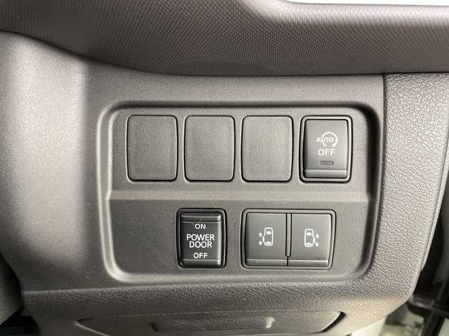 日産 セレナ X V 道央・札幌 2022(令4)年 4.8万km ブリリアントホワイトパール ・4WD/・社外ナビ（AVIC-RZ403）/・BT/CD/DVD/SD/USB/・バックカメラ/・両側パワースライドドア/・クルーズコントロール/・エマージェンシーブレーキ/・ブラインドスポットモニター/・レーンキープアシスト/・ステアリングスイッチ/・ETC/・LEDオートライト/・オートマチックハイビーム/・プッシュスタート/・スマートキー