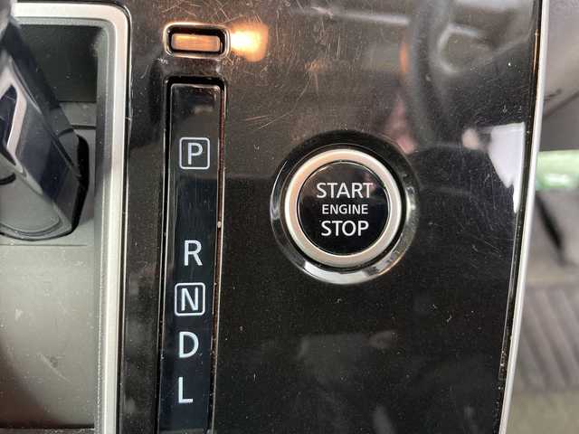 日産 セレナ X V 道央・札幌 2022(令4)年 4.8万km ブリリアントホワイトパール ・4WD/・社外ナビ（AVIC-RZ403）/・BT/CD/DVD/SD/USB/・バックカメラ/・両側パワースライドドア/・クルーズコントロール/・エマージェンシーブレーキ/・ブラインドスポットモニター/・レーンキープアシスト/・ステアリングスイッチ/・ETC/・LEDオートライト/・オートマチックハイビーム/・プッシュスタート/・スマートキー