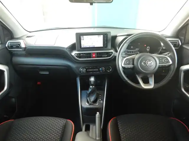 トヨタ ライズ Z 静岡県 2020(令2)年 4.5万km シャイニングホワイトパール PCS（プリクラッシュセーフティ）/車線逸脱警報/ACC(アクティブクルーズコントロール)/横滑り防止/純正ナビゲーション/・NSZT-W68T/・Bluetooth接続/・SD/・地デジフルセグ/・DVD再生/バックカメラ/本革ステアリング/ステアリングスイッチ/純正17インチアルミ/ビルトインETC/MTモード付AT/前席シートヒーター/アイドリングストップ/USBポート×3/・前×1/・後×2/オートライト/フォグライト/リアフォグライト/純正フロアマット/純正ドアバイザー/ウインカーミラー/オートリトラミラー/プッシュスタート/スマートキー×2/スペアタイヤ/新車保証書/取扱説明書/整備記録簿/・新車1ヶ月、6ヶ月、R3、R4、R5、R6、R7