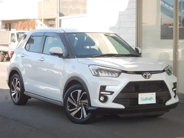 トヨタ ライズ Z 静岡県 2020(令2)年 4.5万km シャイニングホワイトパール PCS（プリクラッシュセーフティ）/車線逸脱警報/ACC(アクティブクルーズコントロール)/横滑り防止/純正ナビゲーション/・NSZT-W68T/・Bluetooth接続/・SD/・地デジフルセグ/・DVD再生/バックカメラ/本革ステアリング/ステアリングスイッチ/純正17インチアルミ/ビルトインETC/MTモード付AT/前席シートヒーター/アイドリングストップ/USBポート×3/・前×1/・後×2/オートライト/フォグライト/リアフォグライト/純正フロアマット/純正ドアバイザー/ウインカーミラー/オートリトラミラー/プッシュスタート/スマートキー×2/スペアタイヤ/新車保証書/取扱説明書/整備記録簿/・新車1ヶ月、6ヶ月、R3、R4、R5、R6、R7