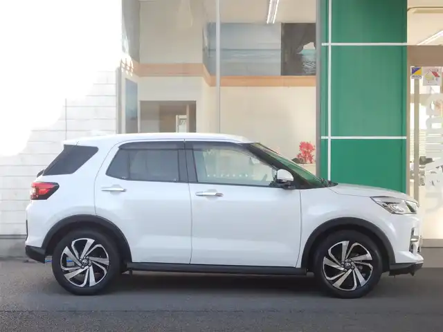 トヨタ ライズ Z 静岡県 2020(令2)年 4.5万km シャイニングホワイトパール PCS（プリクラッシュセーフティ）/車線逸脱警報/ACC(アクティブクルーズコントロール)/横滑り防止/純正ナビゲーション/・NSZT-W68T/・Bluetooth接続/・SD/・地デジフルセグ/・DVD再生/バックカメラ/本革ステアリング/ステアリングスイッチ/純正17インチアルミ/ビルトインETC/MTモード付AT/前席シートヒーター/アイドリングストップ/USBポート×3/・前×1/・後×2/オートライト/フォグライト/リアフォグライト/純正フロアマット/純正ドアバイザー/ウインカーミラー/オートリトラミラー/プッシュスタート/スマートキー×2/スペアタイヤ/新車保証書/取扱説明書/整備記録簿/・新車1ヶ月、6ヶ月、R3、R4、R5、R6、R7