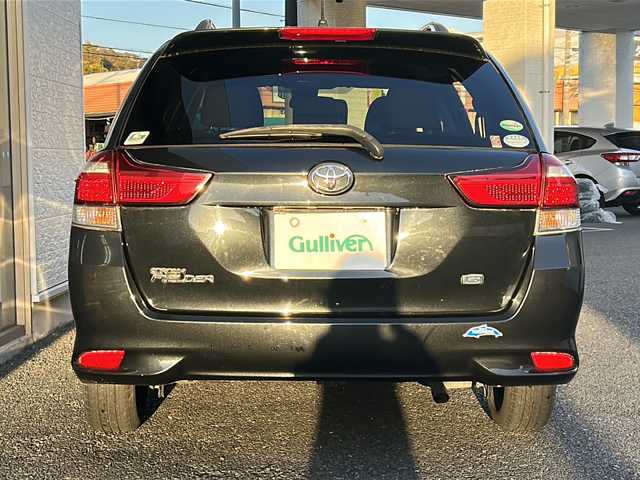 トヨタ カローラ フィールダー 1．5G 神奈川県 2015(平27)年 4.6万km ブラックマイカ ワンオーナー/純正SDナビ/　Bluetooth/CD/フルセグTV/バックカメラ/ルーフレール/衝突被害軽減システム/レーンキープアシスト/横滑り防止装置/ビルトインETC/純正フロアマット/保証書/取扱説明書/スペアキー