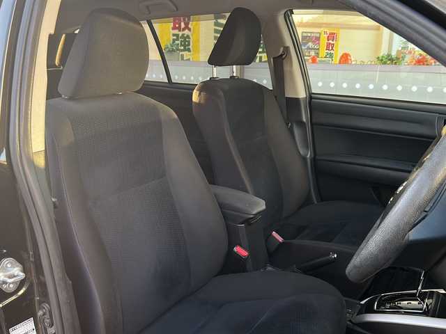 トヨタ カローラ フィールダー 1．5G 神奈川県 2015(平27)年 4.6万km ブラックマイカ ワンオーナー/純正SDナビ/　Bluetooth/CD/フルセグTV/バックカメラ/ルーフレール/衝突被害軽減システム/レーンキープアシスト/横滑り防止装置/ビルトインETC/純正フロアマット/保証書/取扱説明書/スペアキー