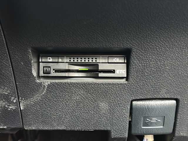 トヨタ カローラ フィールダー 1．5G 神奈川県 2015(平27)年 4.6万km ブラックマイカ ワンオーナー/純正SDナビ/　Bluetooth/CD/フルセグTV/バックカメラ/ルーフレール/衝突被害軽減システム/レーンキープアシスト/横滑り防止装置/ビルトインETC/純正フロアマット/保証書/取扱説明書/スペアキー