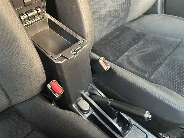 トヨタ カローラ フィールダー 1．5G 神奈川県 2015(平27)年 4.6万km ブラックマイカ ワンオーナー/純正SDナビ/　Bluetooth/CD/フルセグTV/バックカメラ/ルーフレール/衝突被害軽減システム/レーンキープアシスト/横滑り防止装置/ビルトインETC/純正フロアマット/保証書/取扱説明書/スペアキー