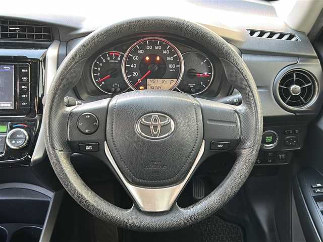 トヨタ カローラ フィールダー 1．5G 神奈川県 2015(平27)年 4.6万km ブラックマイカ ワンオーナー/純正SDナビ/　Bluetooth/CD/フルセグTV/バックカメラ/ルーフレール/衝突被害軽減システム/レーンキープアシスト/横滑り防止装置/ビルトインETC/純正フロアマット/保証書/取扱説明書/スペアキー