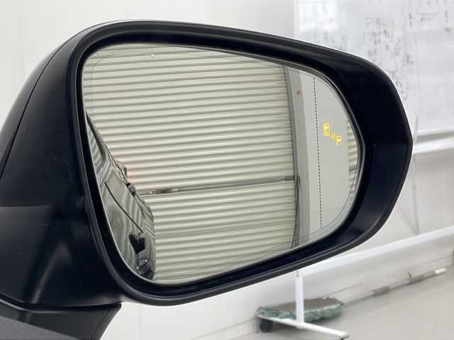 レクサス ＮＸ 450h+ バージョンL 茨城県 2023(令5)年 2.3万km グラファイトブラックガラスフレーク 純正ナビ付ディスプレイオーディオ/・全方位カメラ/・Bluetooth/・フルセグTV/・マークレビンソンサウンド/・HDMI/追従型クルーズコントロール/BSM/４WD/サンルーフ/前後コーナーセンサー/純正ビルドインETC/電動リアゲート/デジタルインナーミラー/ステアリングヒーター/パワーシート（D+N席）/シートベンチレーション（D+N席）/シートヒーター（D+N席）/Advanced Park/トレイルモード/プラグインHV充電ケーブル有/衝突被害軽減ブレーキ/W+サイドエアバッグ/カーテンエアバッグ/LEDヘッドライト/オートライト/オートマチックハイビーム/純正フロアマット/純正アルミホール