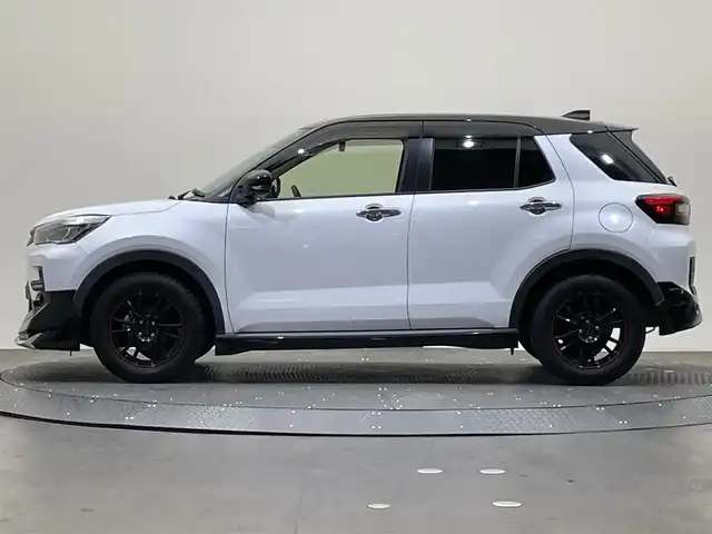 トヨタ ライズ Z 愛媛県 2020(令2)年 6.4万km ブラックマイカメタリック/シャイニングホワイトパール 純正ディスプレイオーディオ/（フルセグ／ＢＴ／Ａｐｐｌｅ　ＣａｒＰｌａｙ／ラジオ）/全方位カメラ　/オートライト/レーダークルーズコントロール　/前後ドラレコ　/社外１６インチアルミ　/モデリスタエアロ/プッシュスタート/ETC2.0/純正アルミ付サマータイヤ４本積み込み
