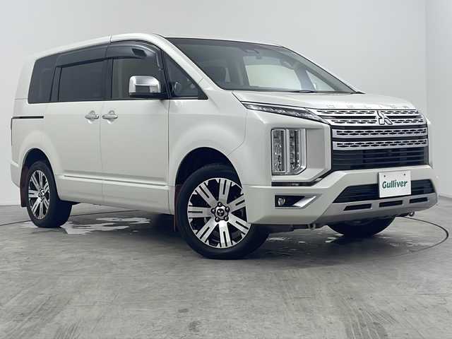三菱 デリカＤ：５ P 三重県 2020(令2)年 4.8万km ウォームホワイトパール 禁煙車/純正10インチナビ/CD/DVD/SD/BT/フルセグTV/全方位カメラ/パートタイム4WD/衝突被害軽減ブレーキ/レーンキープアシスト/レーダークルーズコントロール/ブラインドスポットモニター/両側パワースライドドア/純正フリップダウンモニター/電動リアゲート/電動サイドステップ/シートヒーター（D.N）/ETC/ドライブレコーダー/オートブレーキホールド/オートハイビーム