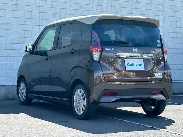 日産 デイズ HWS X プロパイロットED 静岡県 2021(令3)年 2.3万km フローズンバニラパール/アッシュブラウンM 純正9型ナビ（AM/FM/CD/DVD/TV）/Bluetooth接続/フルセグTV/アラウンドビューモニター/バックカメラ/プロパイロット/レーダークルーズコントロール/アイドリングストップ/プッシュスタート/ETC/電動パーキングブレーキ/オートホールド/前後ドライブレコーダー/前後コーナーセンサー/純正フロアマット/エマージェンシーブレーキ/レーンアシスト/横滑り防止装置/純正15インチアルミホイール/スペアキー１/LEDライト