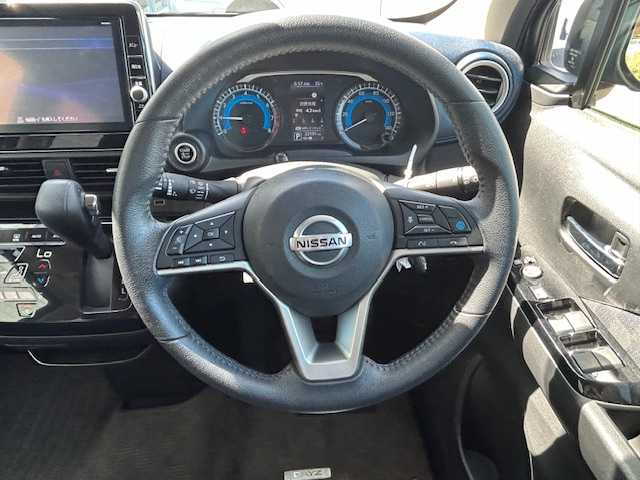 日産 デイズ HWS X プロパイロットED 静岡県 2021(令3)年 2.3万km フローズンバニラパール/アッシュブラウンM 純正9型ナビ（AM/FM/CD/DVD/TV）/Bluetooth接続/フルセグTV/アラウンドビューモニター/バックカメラ/プロパイロット/レーダークルーズコントロール/アイドリングストップ/プッシュスタート/ETC/電動パーキングブレーキ/オートホールド/前後ドライブレコーダー/前後コーナーセンサー/純正フロアマット/エマージェンシーブレーキ/レーンアシスト/横滑り防止装置/純正15インチアルミホイール/スペアキー１/LEDライト