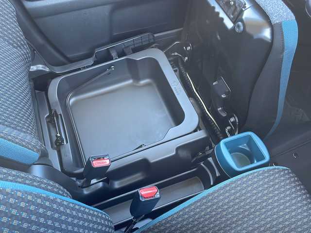 スズキ ハスラー HYBRID X 鳥取県 2020(令2)年 4.6万km オフブルーM 社外ディスプレイオーディオ/Bluetooth接続/CD/CDチェンジャー/ビルトインETC/ドライブレコーダー/純正フロアマット/シートヒーター/Safety sports/・デュアルカメラブレーキサポート/・後退時ブレーキサポート/・誤発進抑制機能/・後方誤発進抑制機能/・車線逸脱抑制機能/・車線逸脱警報機能/・ふらつき警報機能/・標識認識機能/・アダプティブクルーズコントロール/・先行車発進お知らせ機能/純正15インチアルミホイール/取り扱い説明書/保証書