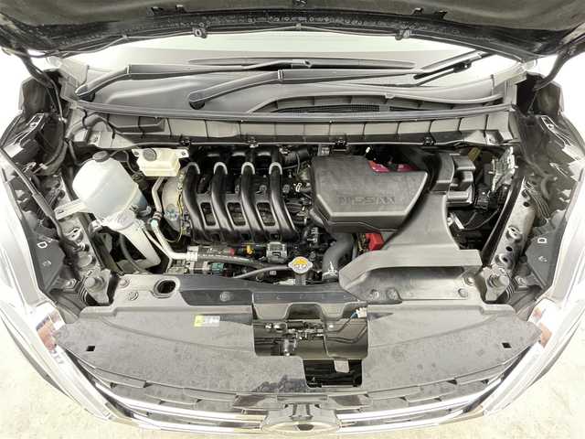 日産 セレナ X 千葉県 2022(令4)年 2.6万km ダイヤモンドブラック 全方位運転支援システム/・インテリジェント エマージェンシーブレーキ/・標識検知機能/・踏み間違い衝突防止アシスト/・車線逸脱防止支援システム/・車線逸脱警報/・後側方衝突防止支援システム/・後側方車両検知警報/・後退時車両検知警報/・前方衝突予測警報/純正7インチメモリーナビ/・Bluetooth/・フルセグTV/・CD/・バックカメラ/両側イージークローザードア/スマートキー/ETC