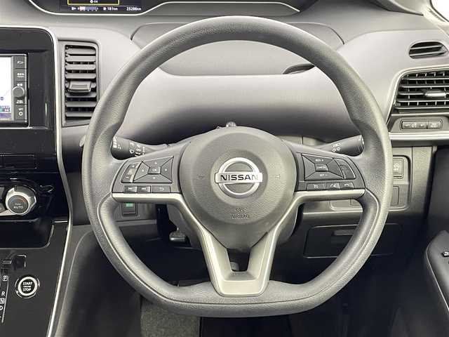 日産 セレナ X 千葉県 2022(令4)年 2.6万km ダイヤモンドブラック 全方位運転支援システム/・インテリジェント エマージェンシーブレーキ/・標識検知機能/・踏み間違い衝突防止アシスト/・車線逸脱防止支援システム/・車線逸脱警報/・後側方衝突防止支援システム/・後側方車両検知警報/・後退時車両検知警報/・前方衝突予測警報/純正7インチメモリーナビ/・Bluetooth/・フルセグTV/・CD/・バックカメラ/両側イージークローザードア/スマートキー/ETC